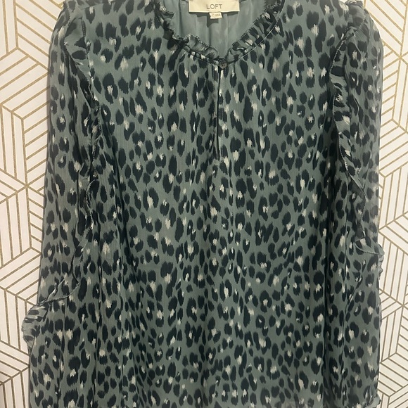 LOFT Ruffle Neck Leopard Print Blouse – Long Sleeve – Size L - Picture 1 of 3